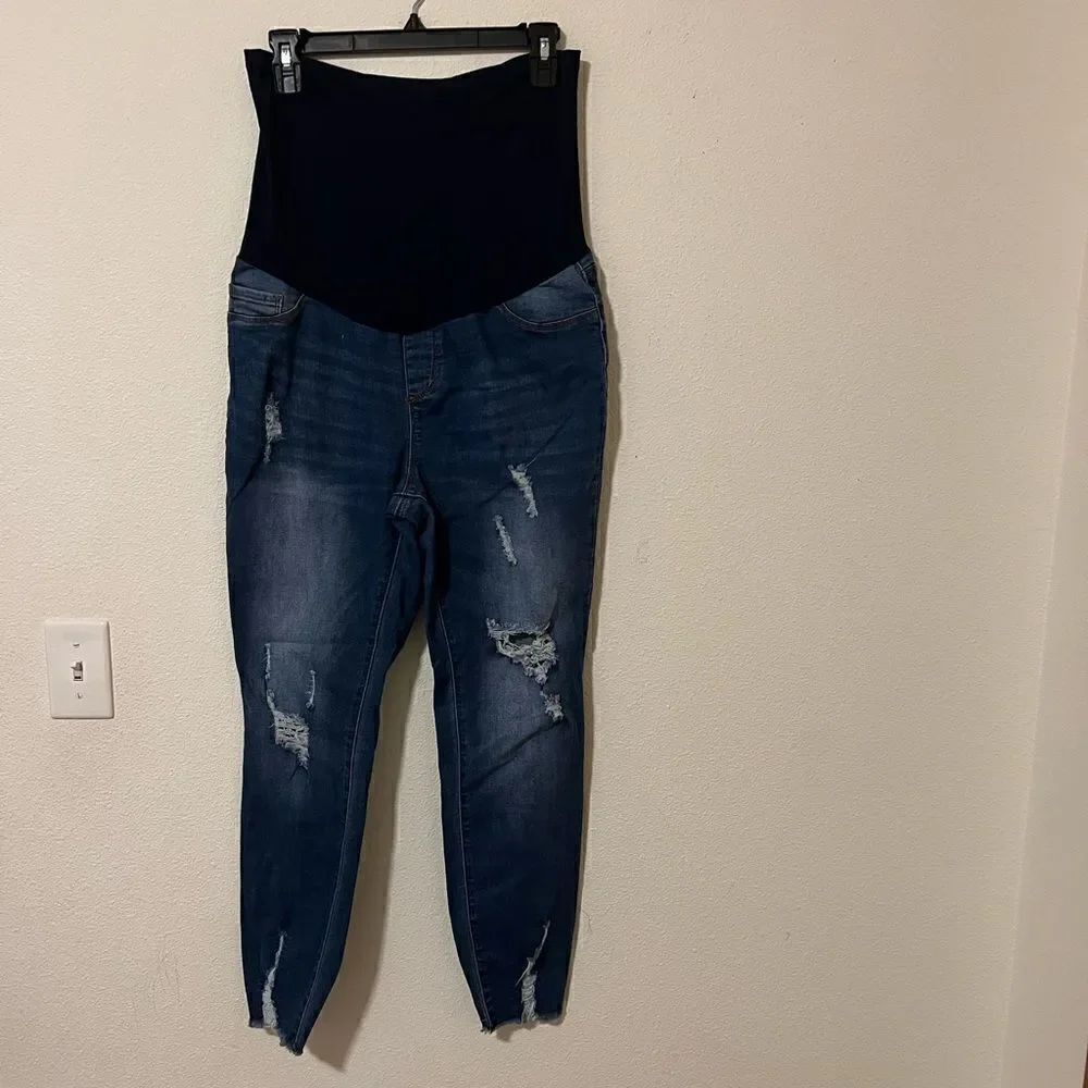 Song Maternity size Large distressed skinny jeans with elastic waist band